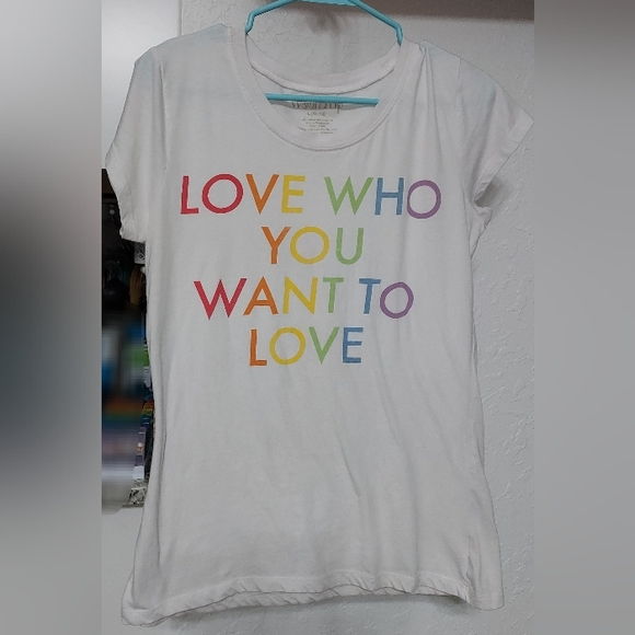 Wound Up White and Red Short Sleeve Tee - Picture 1 of 1